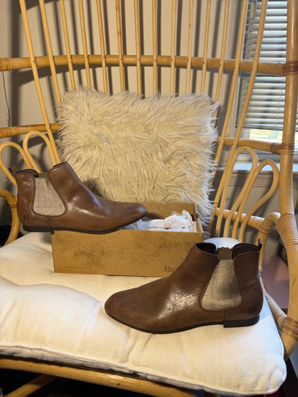 Womens 9.5M Born Chelsea Boot Brown Leather Metallic Gold Stretch Fabric